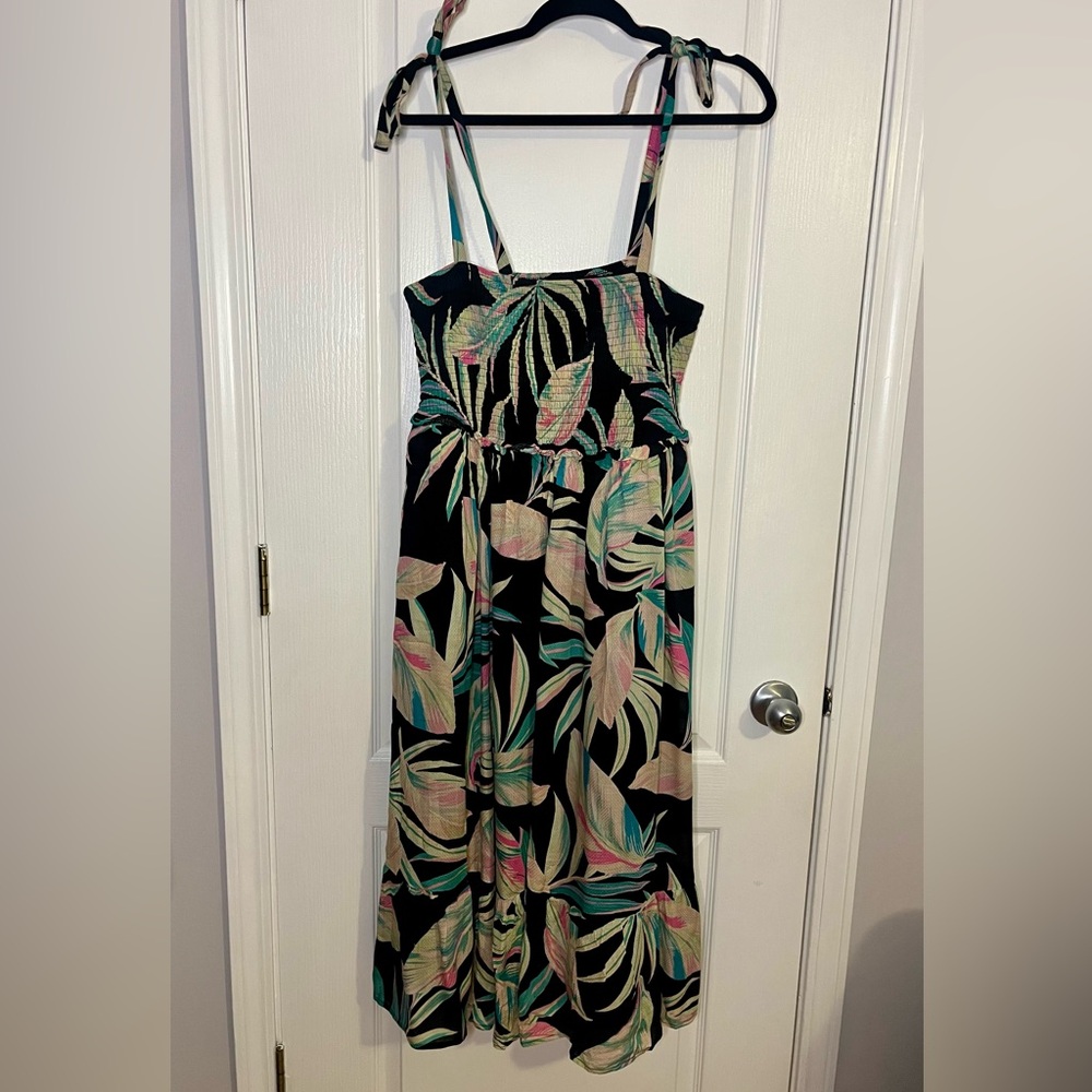 Torrid Black and Green Leaf Print Midi Dress - Picture 2 of 9